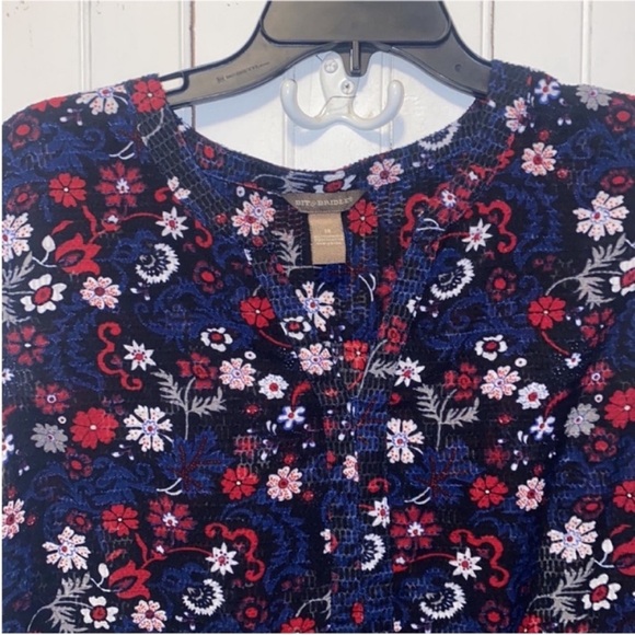 Bit & Bridle Sleeveless Blouse Navy Red White Floral Size 1X - Picture 4 of 6